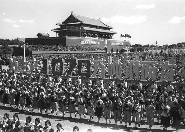 庆祝辉煌历程，聚焦2019周年阅兵中的女民兵方队，女民兵方队闪耀2019周年阅兵，辉煌历程的庆祝