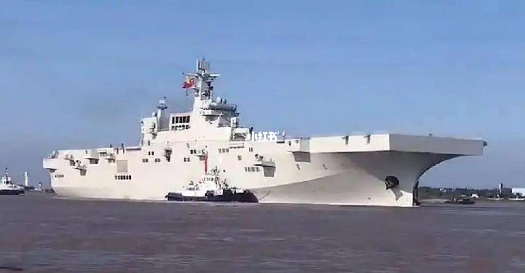 揭秘中国海军的强悍力量，075型两栖攻击舰的长宽高揭秘，揭秘，中国海军强悍力量——075型两栖攻击舰详细参数与尺寸揭秘