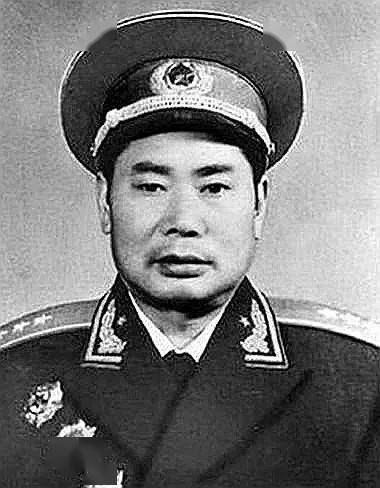 中国人民志愿军司令员兼政治委员，彭德怀率领下的英勇之师，彭德怀率领的中国人民志愿军英勇之师