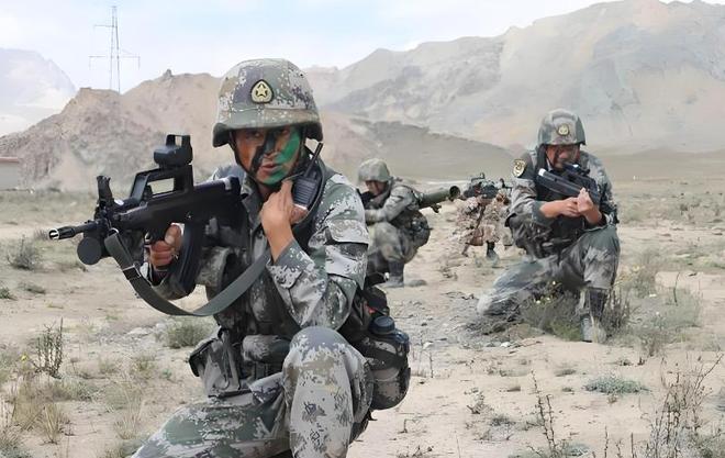 武警是否换穿星空迷彩,探讨与解析,武警是否换穿星空迷彩,深度探讨与解析