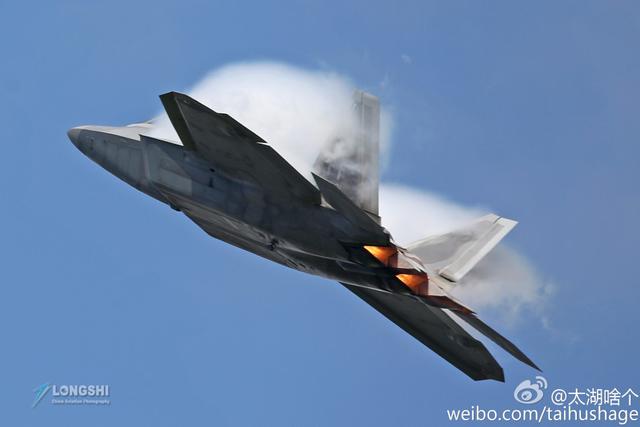 歼-20与F-22，究竟哪个更美？一场空中巨匠的视觉盛宴，歼-20与F-22，空中巨匠的视觉盛宴对决，谁更美？