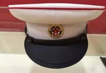 武警部队更换帽徽，传统与创新的融合，武警部队帽徽更新，传统与创新的完美融合