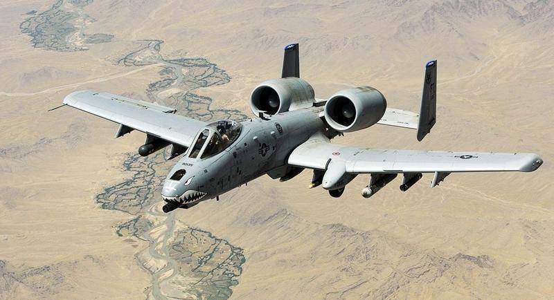 A-10疣猪攻击机的凶悍力量，A-10疣猪攻击机的震撼力量