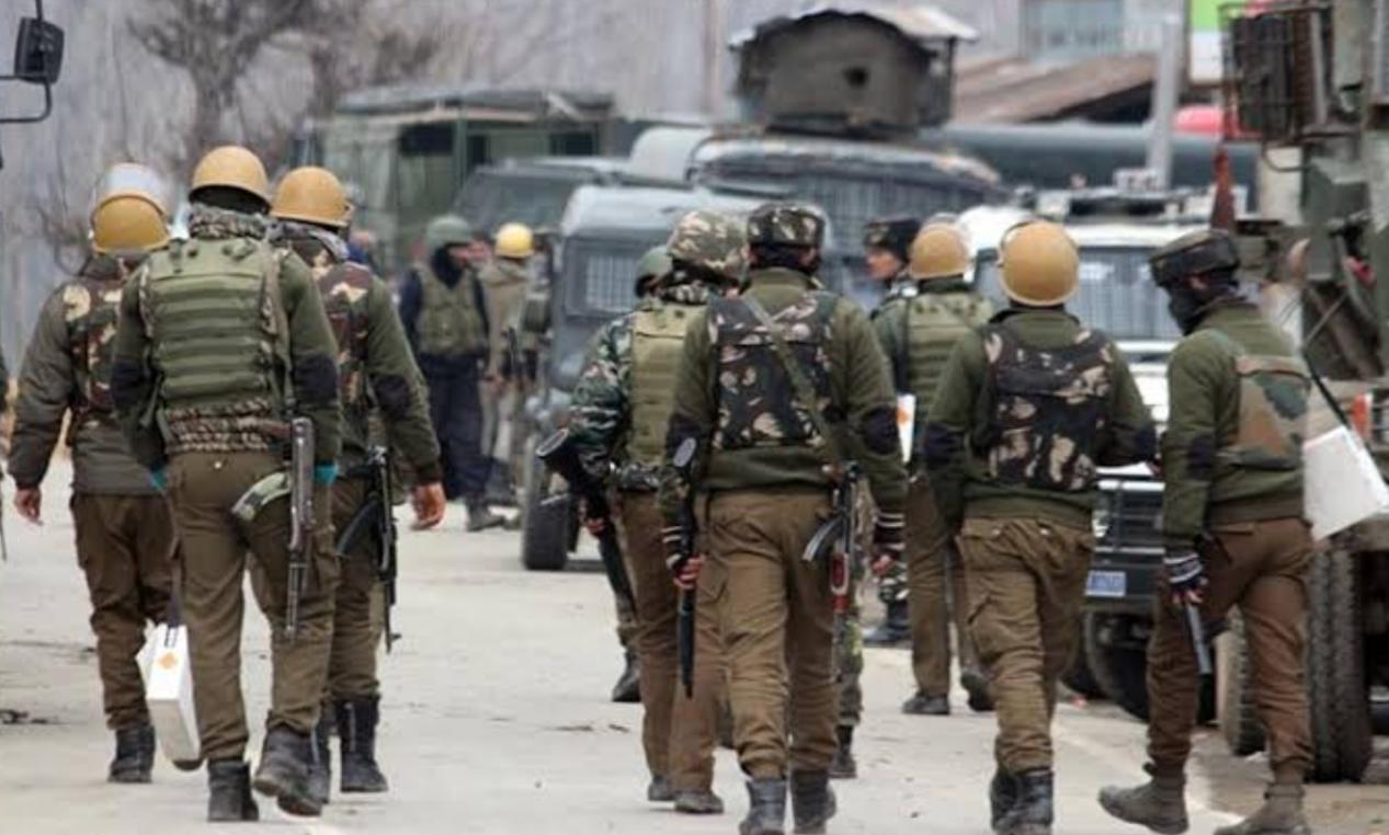 第十五空降军的荣耀与使命，第十五空降军的荣耀使命，英勇无畏，忠诚担当