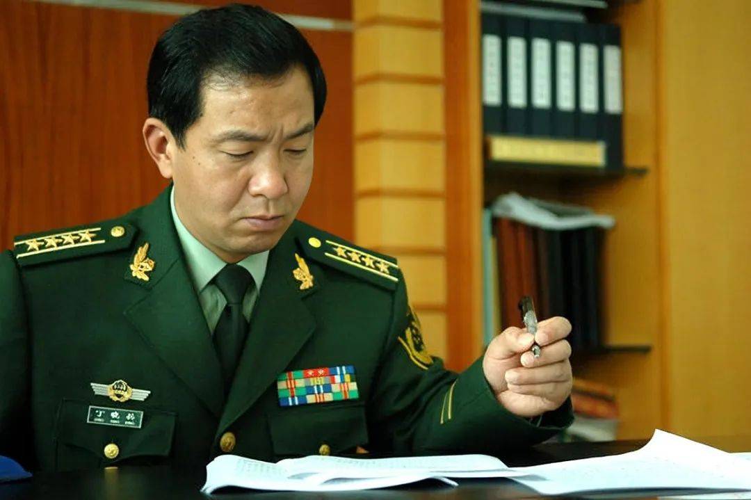 丁晓兵现在在哪里，一位英勇将领的当下踪迹与过往荣光，丁晓兵，英勇将领的当下踪迹与过往荣光揭秘