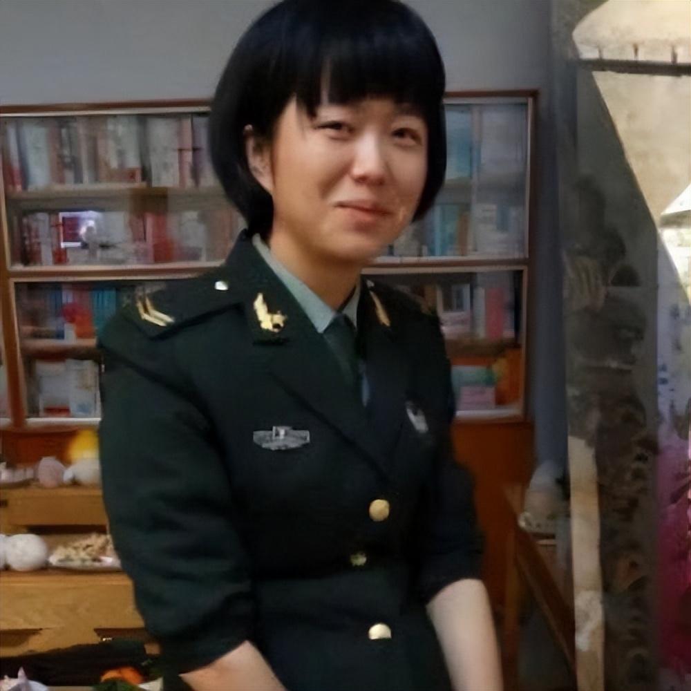 中国退伍女兵视频，荣耀与责任的重现，中国退伍女兵的荣耀与责任，视频展现坚毅风采