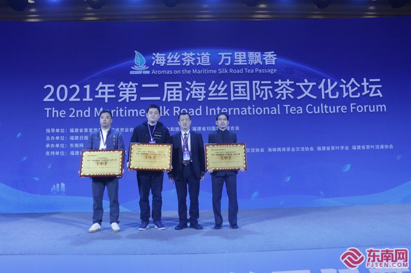 王中王论坛一周送四肖，揭秘背后的秘密与体验分享，揭秘王中王论坛一周送四肖的神秘内幕与亲身体验分享