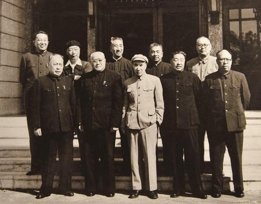 关于中国历史上将军名单和籍贯大全的研究——以16世纪至19世纪中期为例（标题），中国历史上将军名单与籍贯研究，聚焦16世纪至19世纪中期名将风采