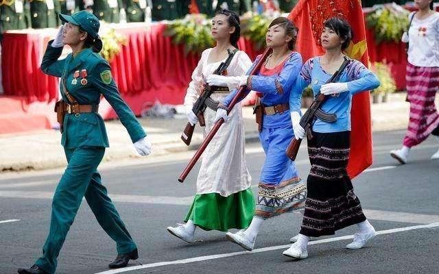 国外评价中国阅兵式，视角与洞察，外国视角下的中国阅兵式，深度评价与洞察