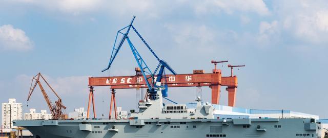 探索中国海军的崭新力量，075型两栖攻击舰自卫武器系统，中国海军新力量，075型两栖攻击舰自卫武器系统揭秘