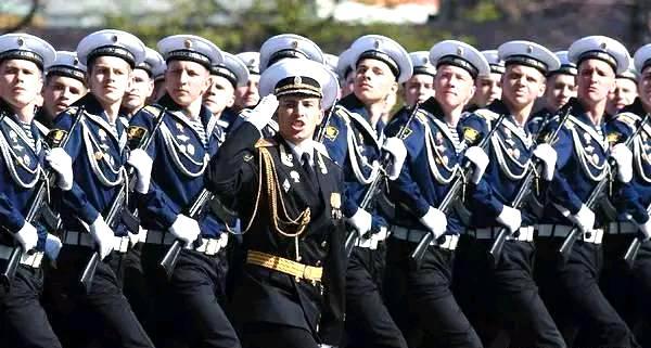 全球阅兵对比，不同国家的军事展示与文化解读，全球阅兵大比拼，军事展示与文化深度解读