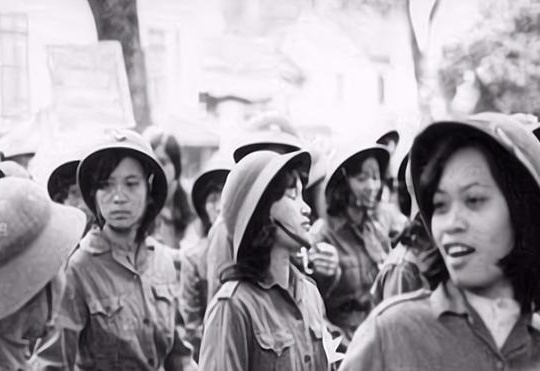 中国士兵被越南女兵俘获13年的故事,中国士兵被越南女兵俘获13年的传奇故事