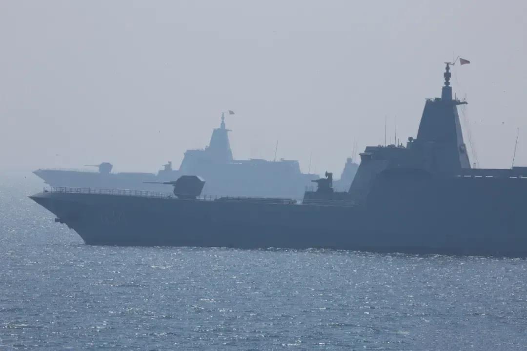 台海新动态，055驱逐舰现身与航母后撤的考量，台海新动态，055驱逐舰现身与航母后撤背后的战略考量
