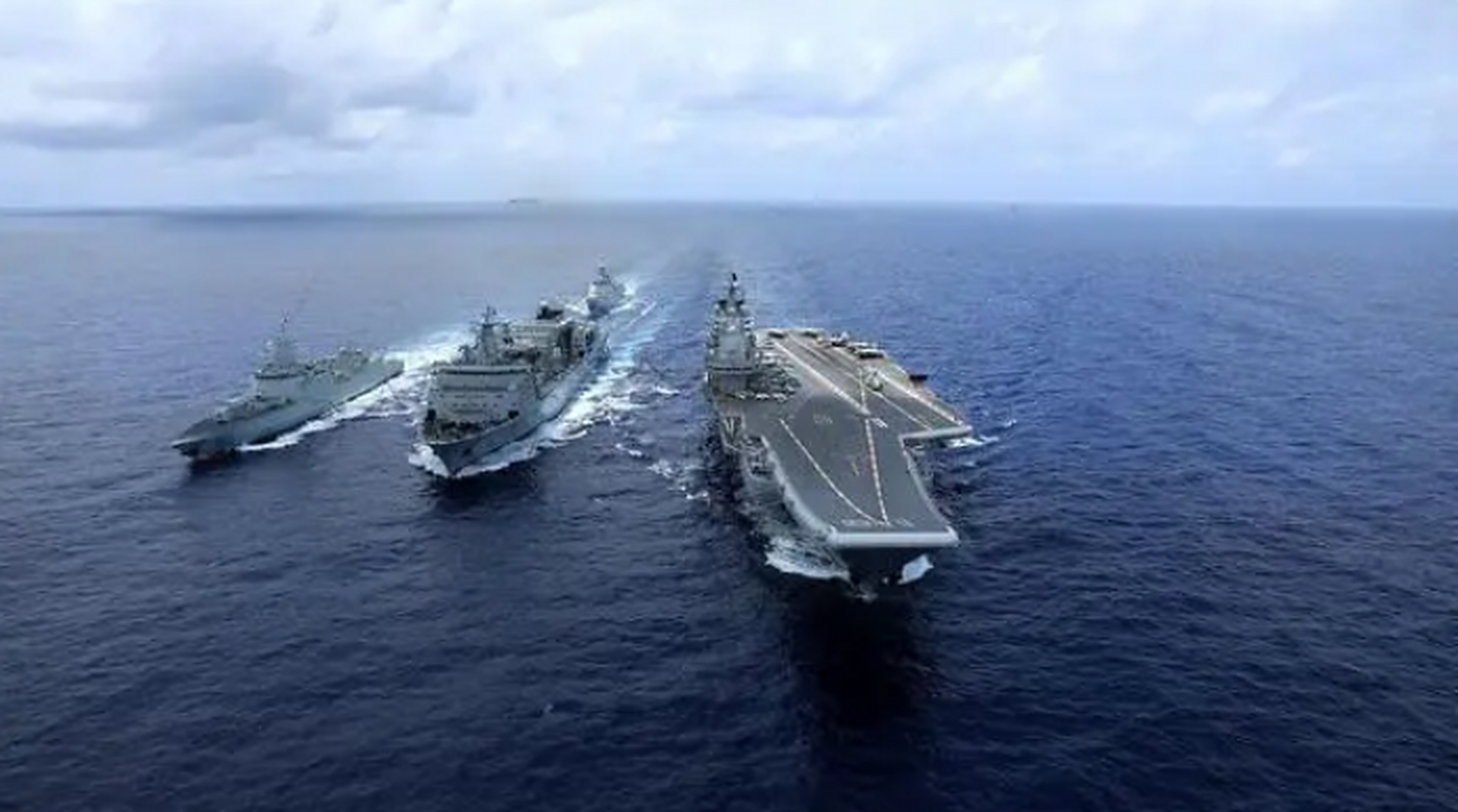 中国第四艘航母——广东舰，新时代的海洋强国标志，广东舰，新时代海洋强国的新里程碑——中国第四艘航母亮相