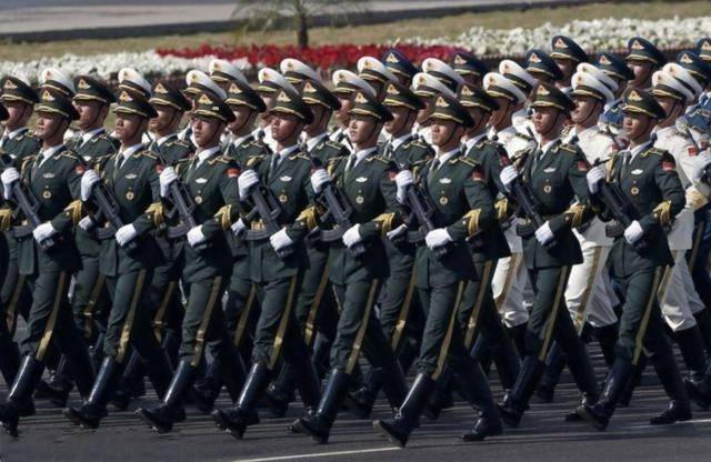 各国阅兵仪式现场,荣耀与力量的展示,全球阅兵仪式,荣耀与力量的瞬间展现