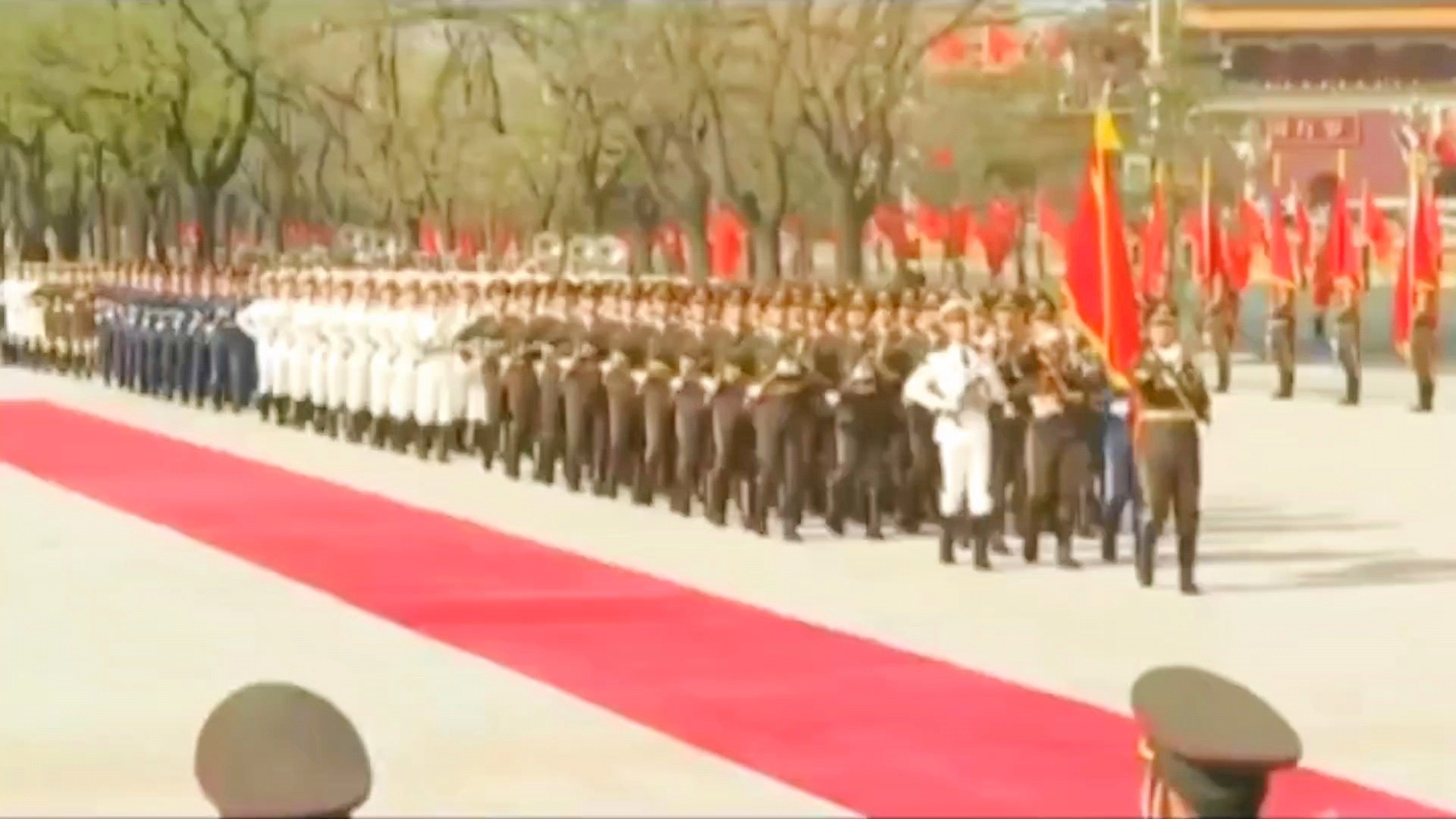 马克龙访华，三军仪仗队的庄严时刻，马克龙访华，三军仪仗队的庄严迎宾时刻