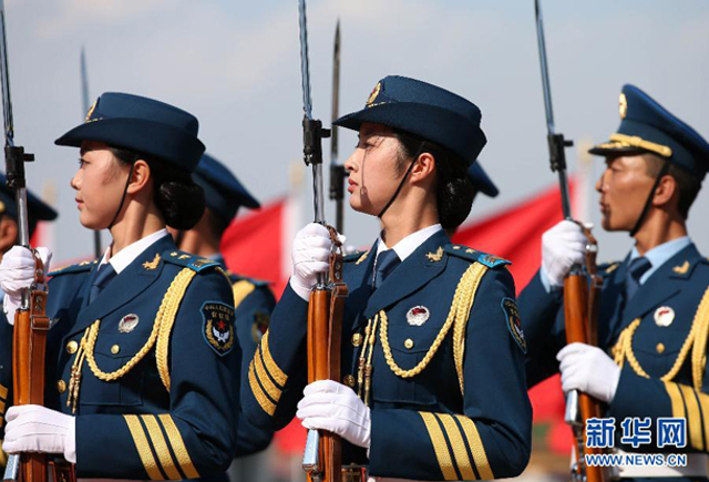 揭秘三军仪仗队女兵程诚的照片背后的故事，三军仪仗队女兵程诚照片背后的故事揭秘