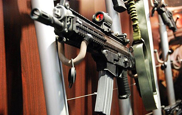 探索枪械武器的世界，从图片解读历史与知识，枪械武器世界探索，图片解读历史与知识