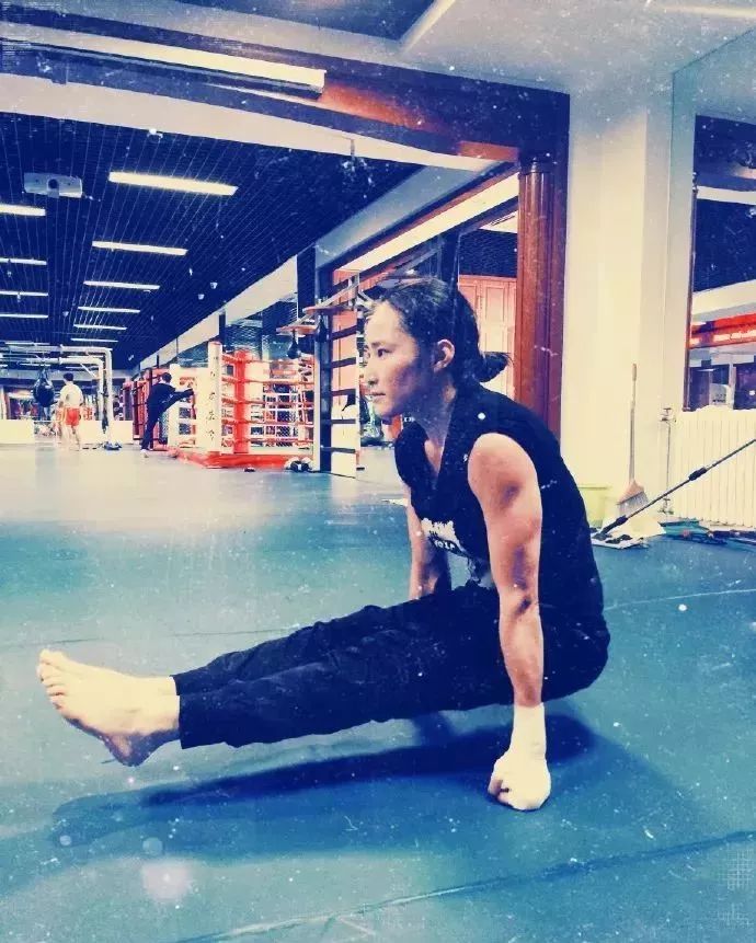 中国女特种兵腹肌,力量与荣耀的象征,中国女特种兵腹肌,力量与荣耀的展现