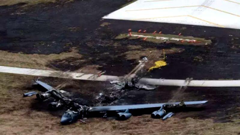 美帝B-52战略轰炸机,空中巨无霸的传奇历程,美帝B-52战略轰炸机,空中巨无霸的传奇历程揭秘