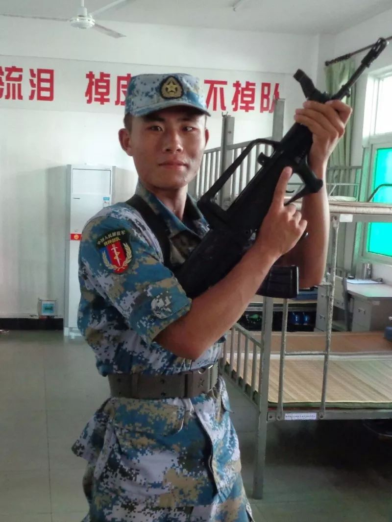 揭秘蛟龙突击队核心成员何龙的神秘身高，揭秘蛟龙突击队核心成员何龙的身高之谜