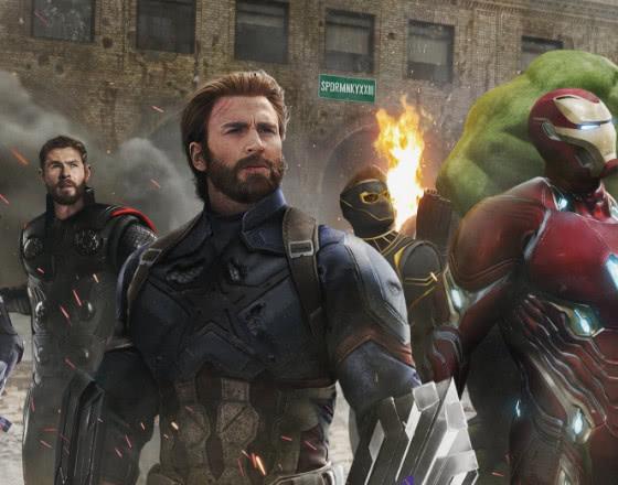 航天母舰上的雷神与浩克，一场星际对决的传奇故事，星际传奇，航天母舰上的雷神与浩克的决斗故事