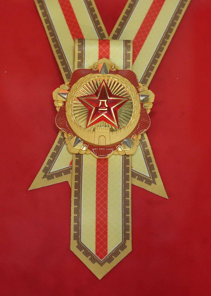 八一勋章，荣耀背后的英雄故事——最近谁获得了这一殊荣？，八一勋章获得者揭晓，荣耀背后的英雄故事揭秘