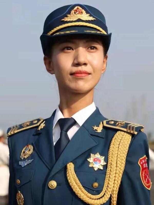 中国女兵,坚韧与荣耀的素材,中国女兵的坚韧与荣耀,战斗精神的素材
