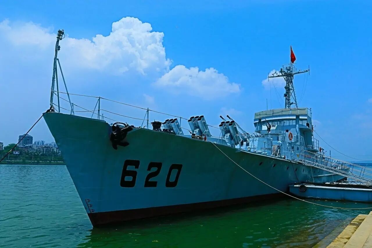 海军韶关舰，守护海洋的坚定力量，海军韶关舰，海洋守护的坚定力量
