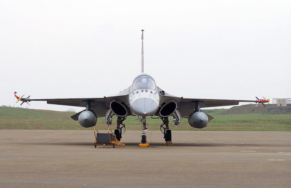 揭秘F-85战斗机，卓越性能与独特设计图谱，揭秘F-85战斗机的卓越性能与独特设计图谱，深度解析战斗机的设计与性能特点