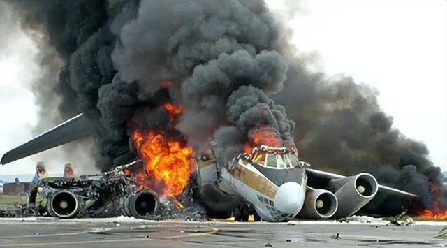 日本军机坠毁事件深度解析,日本军机坠毁事件深度剖析