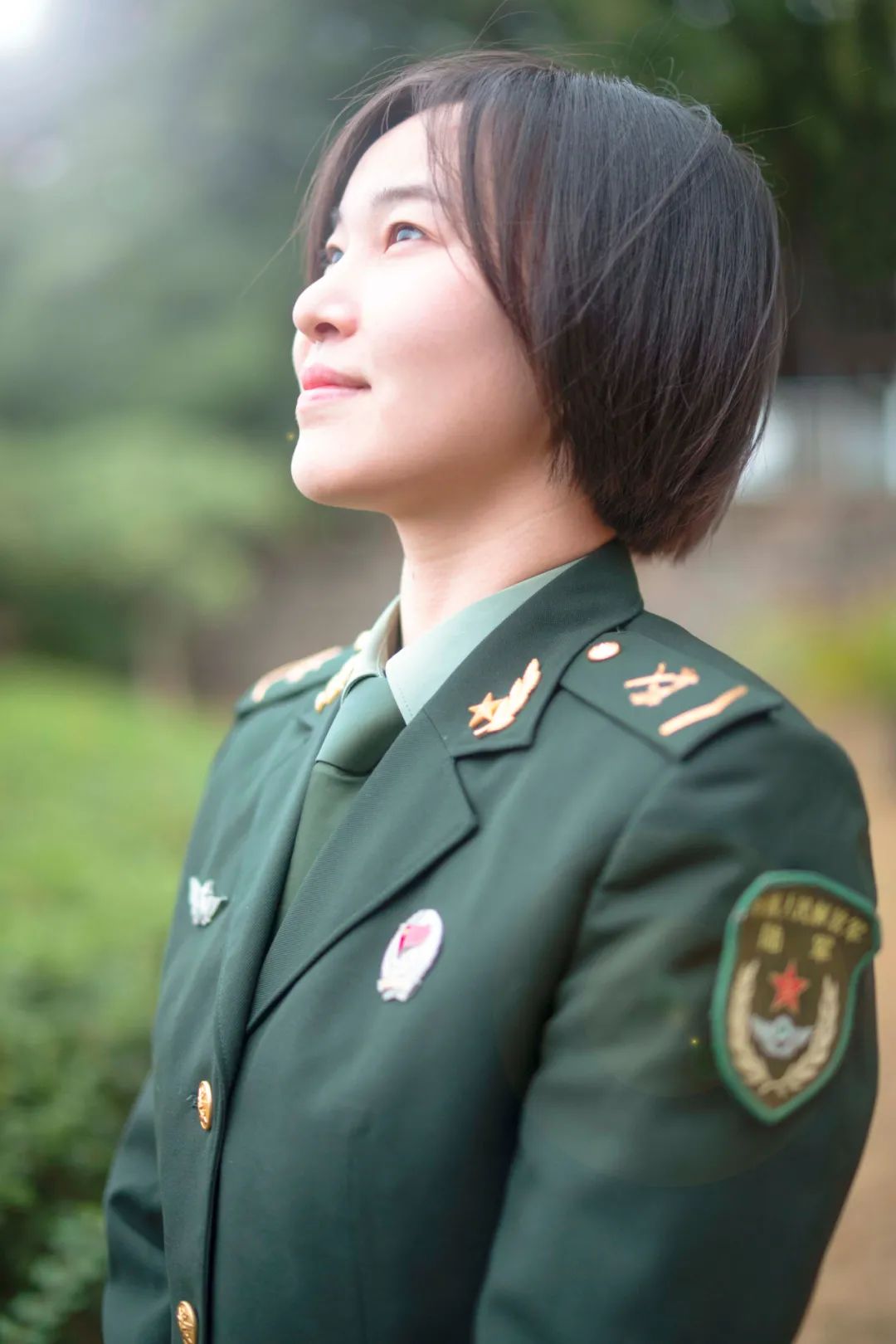 部队医院女兵之美,坚韧与柔美的交响曲,部队医院女兵之美,坚韧与柔美的和谐交响曲