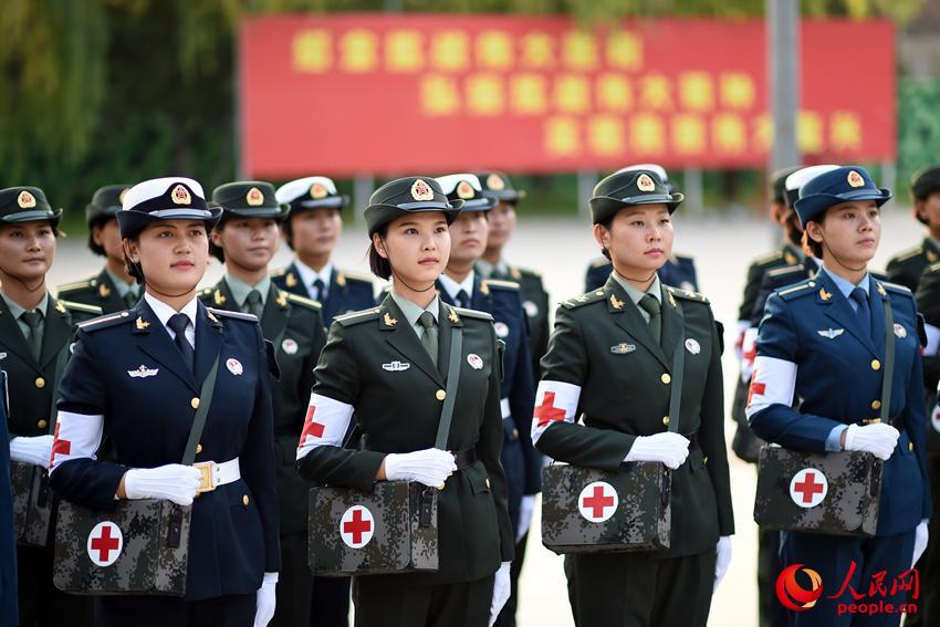 部队医院女兵之美,坚韧与柔美的交响曲,部队医院女兵之美,坚韧与柔美的和谐交响曲