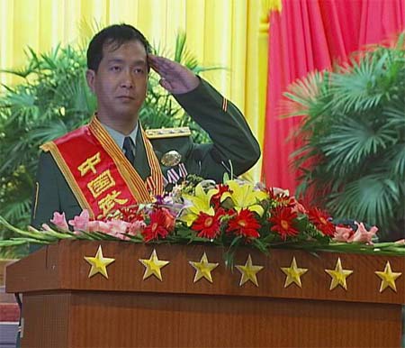 感动中国人物——丁晓兵,不屈不挠的军人楷模,感动中国人物丁晓兵,军人楷模的不屈不挠精神