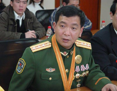 感动中国人物——丁晓兵,不屈不挠的军人楷模,感动中国人物丁晓兵,军人楷模的不屈不挠精神