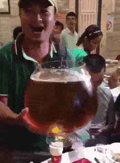 阅兵方阵中的铁骨铮铮——士兵们的腰杆挺直与坚毅前行,阅兵方阵中的坚毅前行,士兵们的腰杆挺直与铁骨铮铮