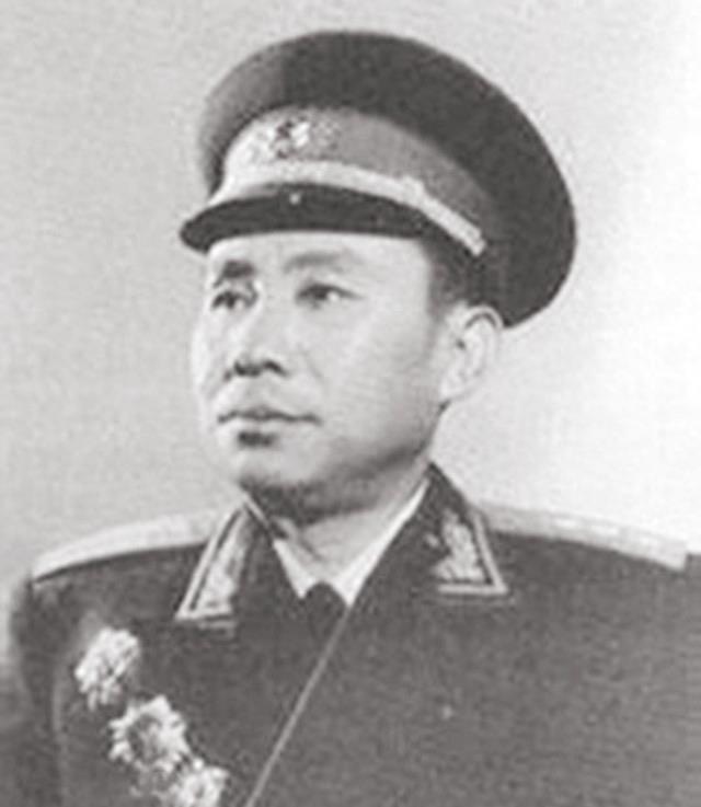红军战术变化，灵活适应战争形势的智慧体现，红军战术灵活应变，战争形势中的智慧体现