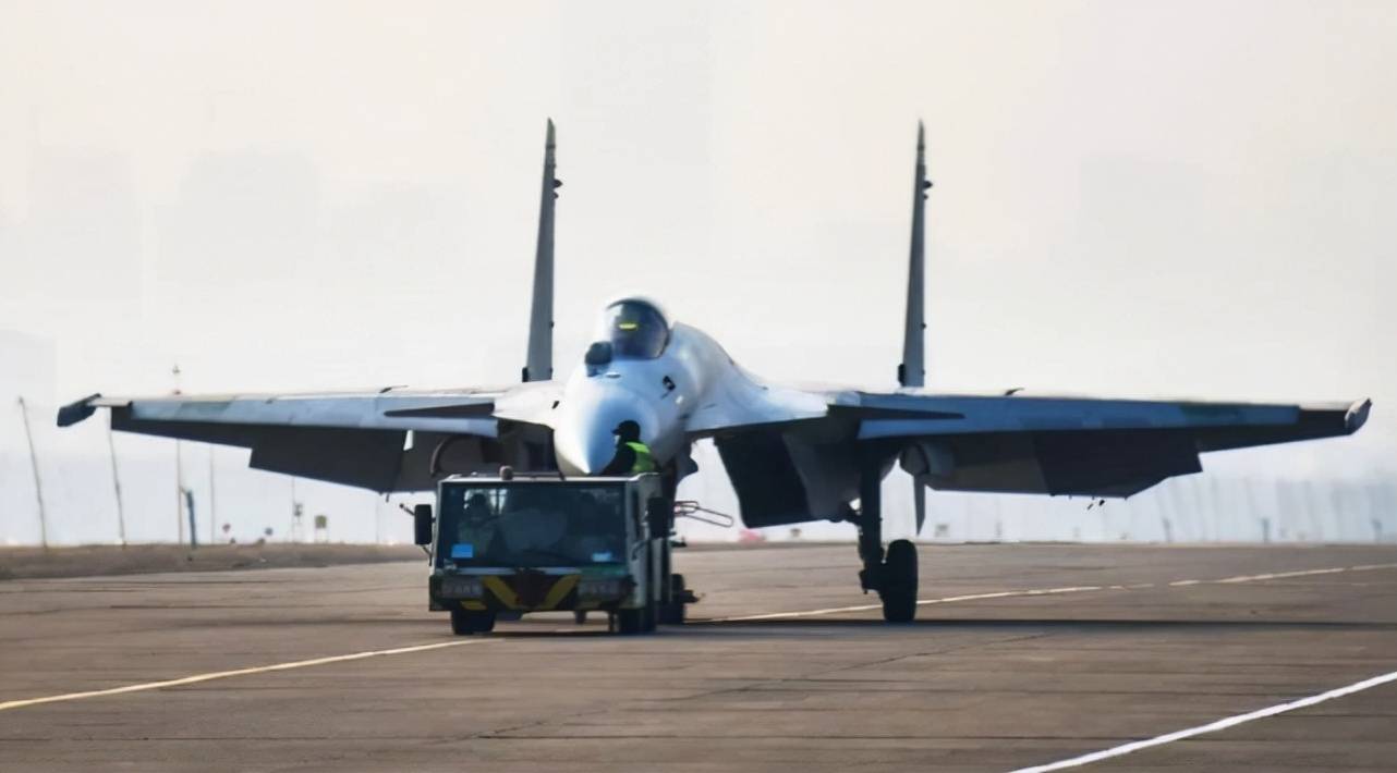 歼-15舰载机,探索知乎上的航空传奇,歼-15舰载机,航空传奇在知乎上揭秘
