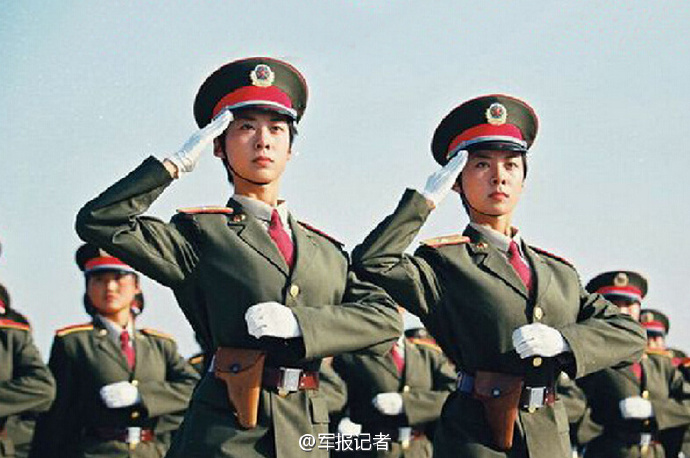中国女兵,坚韧与柔美的正面展现,中国女兵,坚韧与柔美的力量展现