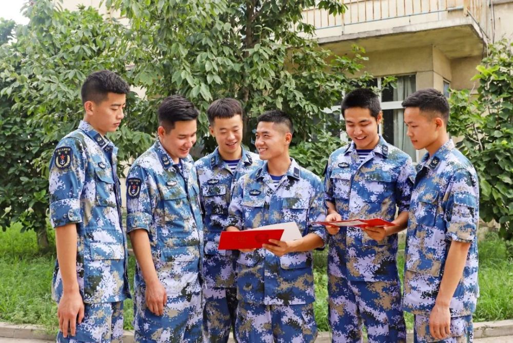 军改后军官与士兵比例的变化及其影响，军改后军官与士兵比例调整及其深远影响