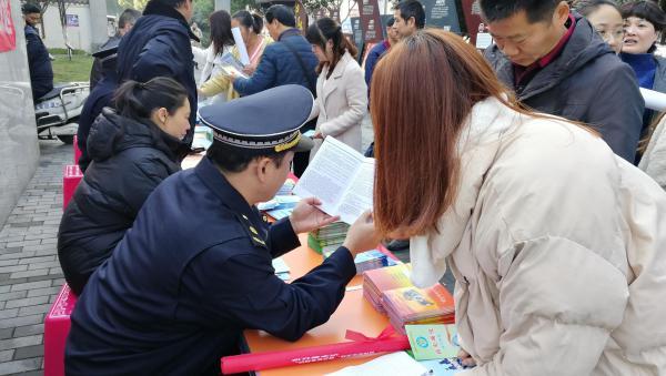 新奥天天免费资料大全正版优势,全面解析与深度探讨,新奥天天免费资料大全正版优势深度解析与探讨