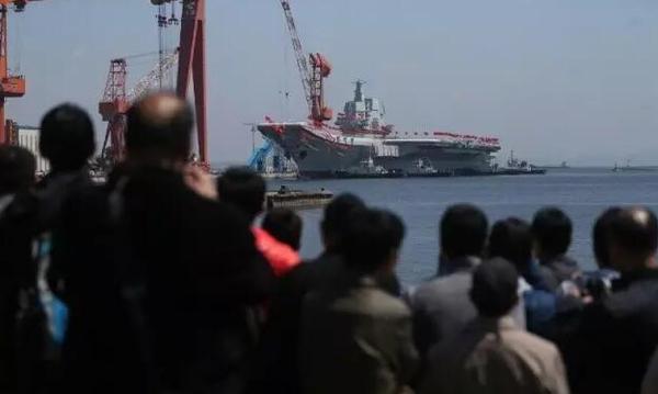 航母下水仪式，自豪感油然而生，航母下水仪式，民族自豪感彰显之际