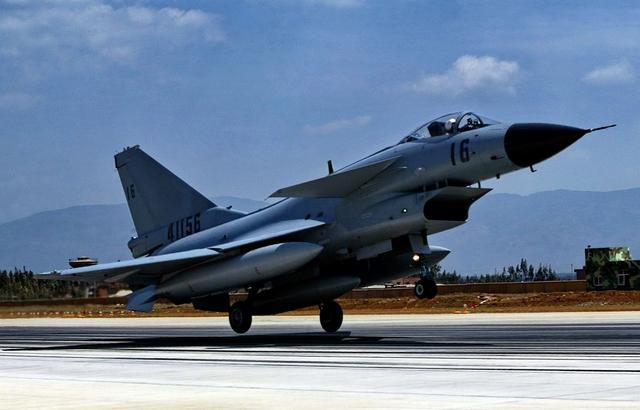 歼-10战斗机，中国的骄傲，非美国所属，歼-10战斗机，中国之骄傲，非美国所属风采