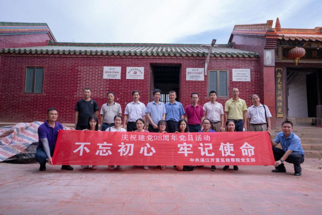 海南岛战役牺牲原因，英勇无畏的战士们与战争的残酷现实，海南岛战役，战士英勇牺牲与战争残酷现实的交织