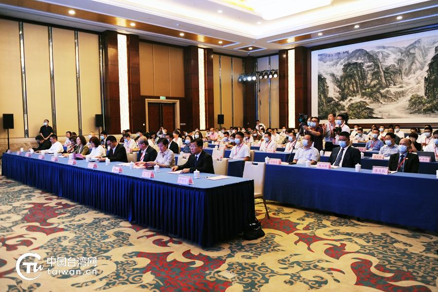 两岸新形势下的机遇与挑战,迈向未来的新篇章(2022年论文),两岸新形势下的机遇与挑战,迈向未来的篇章(2022年论文分析)