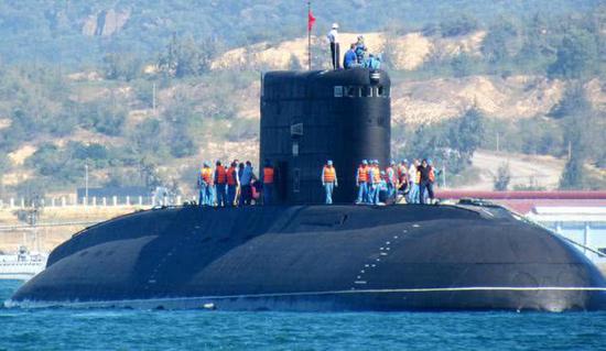 半潜艇,深海中的神秘存在与探索之旅,半潜艇,深海神秘存在与探索之旅揭秘