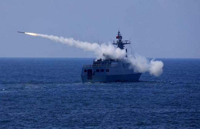 解放军军演霸气图片,展现力量与荣耀的瞬间,解放军霸气军演瞬间,力量与荣耀的展现