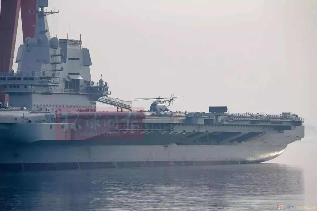 直-18在国产航母上的壮丽降落,国产航母上的直-18壮丽降落瞬间