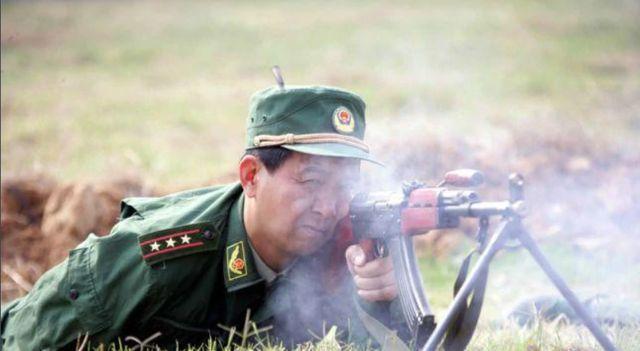 丁晓兵没有右手那张照片儿,超越极限的人生力量,丁晓兵,超越极限的人生力量——无右手的照片背后的故事