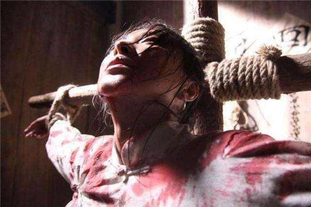 歼-15舰载机试飞英雄背后的牺牲与荣耀,歼-15舰载机试飞英雄,牺牲与荣耀的交织